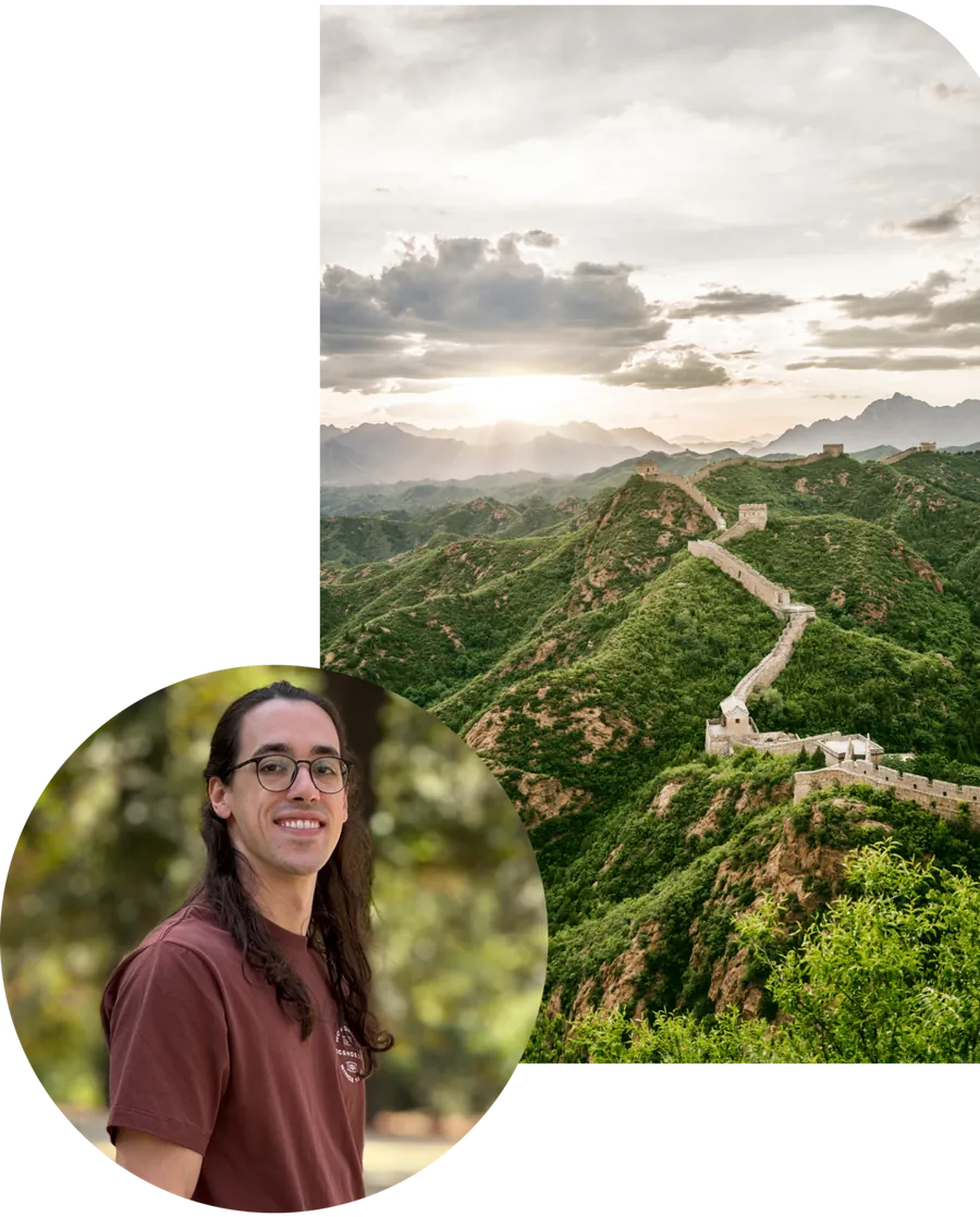 João Paulo com a Muralha da China ao fundo